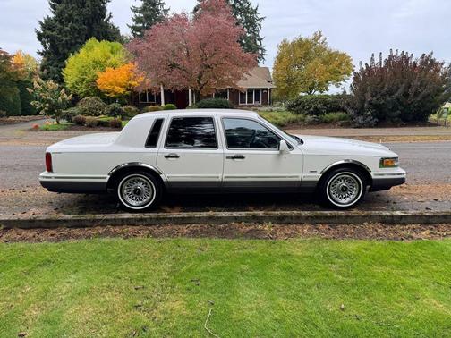 1996 Lincoln Town Car Signature