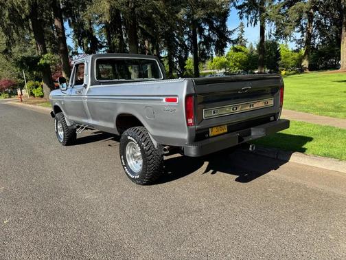 Charcoal 1976 Ford F-250 RANGER 4WD