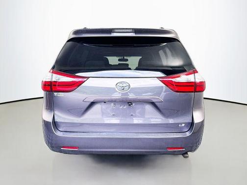 Predawn Gray Mica 2017 Toyota Sienna LE