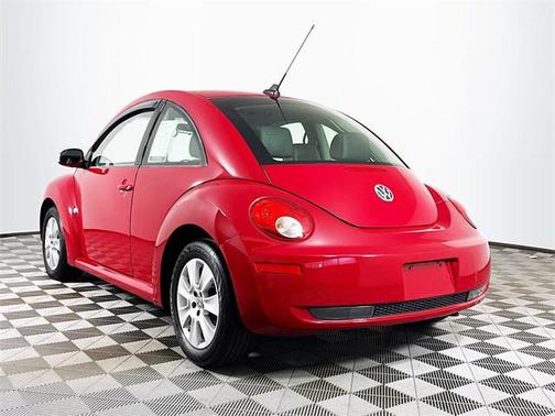 2009 Volkswagen New Beetle S