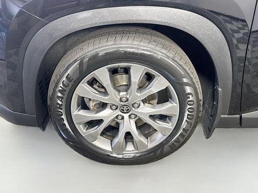 Midnight Black Metallic 2024 Toyota Grand Highlander Limited