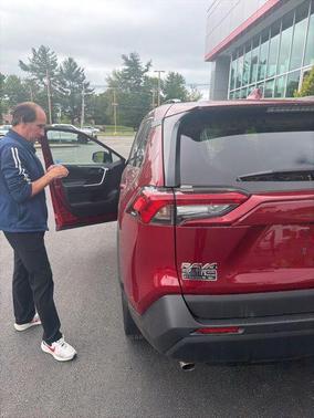 Ruby Flare Pearl 2021 Toyota RAV4 LE
