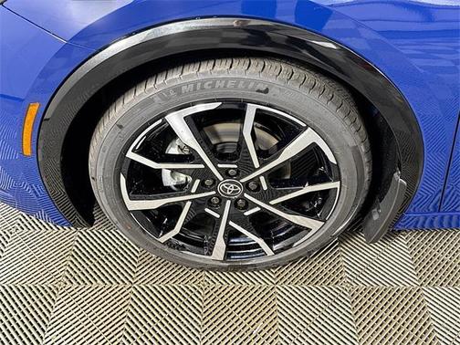 2025 Toyota Prius Plug-In Hybrid XSE