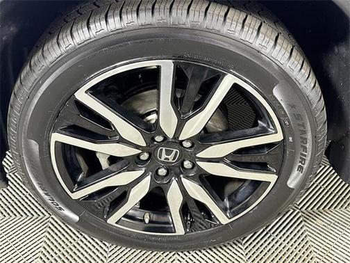 2020 Honda Pilot Touring 8-Passenger