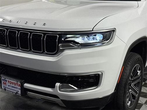 2022 Jeep Wagoneer Series III 4x4