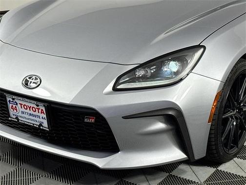 2025 Toyota GR86 Premium