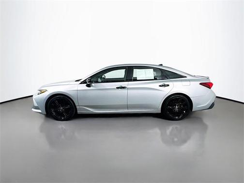 2022 Toyota Avalon Hybrid XSE