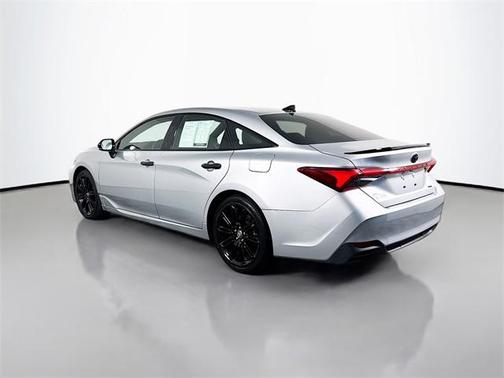2022 Toyota Avalon Hybrid XSE