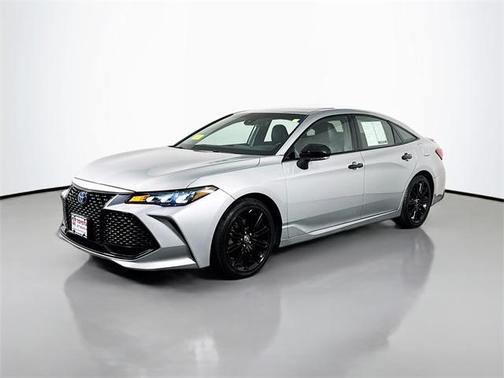 2022 Toyota Avalon Hybrid XSE