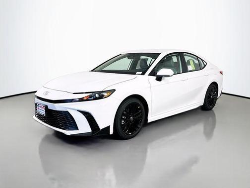Ice Cap 2026 Toyota Camry SE
