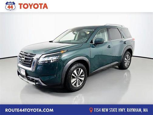 2023 Nissan Pathfinder SL 4WD