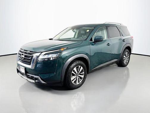 2023 Nissan Pathfinder SL 4WD