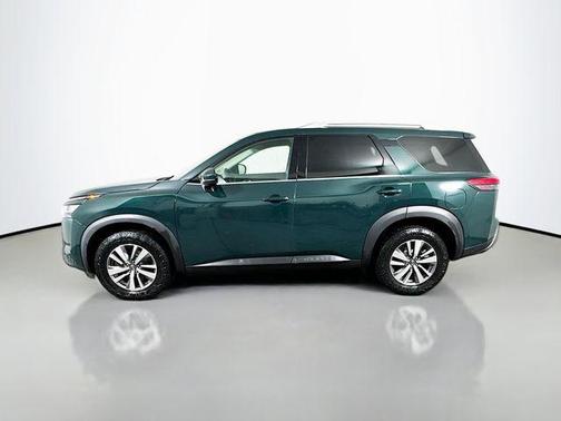2023 Nissan Pathfinder SL 4WD