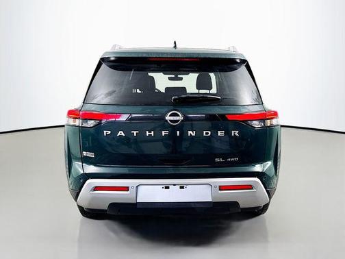 2023 Nissan Pathfinder SL 4WD