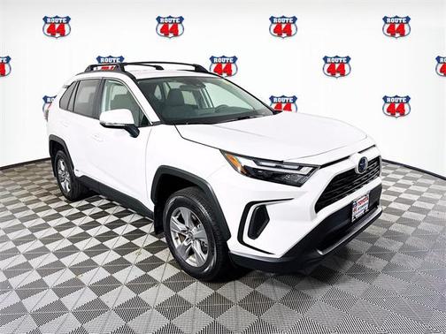 2024 Toyota RAV4 Hybrid XLE