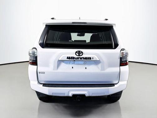 Ice Cap 2024 Toyota 4Runner SR5 Premium