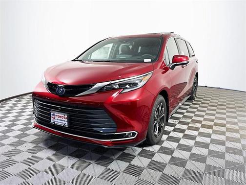 2025 Toyota Sienna Platinum