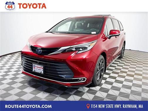 2025 Toyota Sienna Platinum
