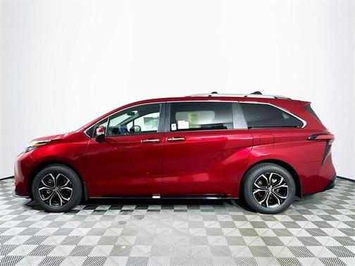 2025 Toyota Sienna Platinum