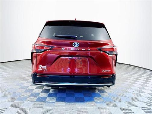 2025 Toyota Sienna Platinum