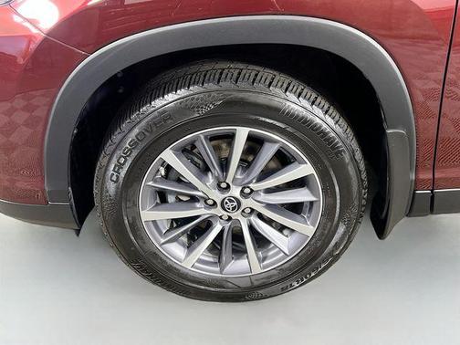 Ooh La La Rouge Mica 2019 Toyota Highlander XLE