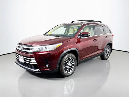 Ooh La La Rouge Mica 2019 Toyota Highlander XLE