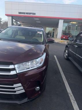 Ooh La La Rouge Mica 2019 Toyota Highlander XLE