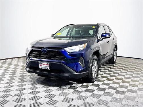 2022 Toyota RAV4 Hybrid XLE