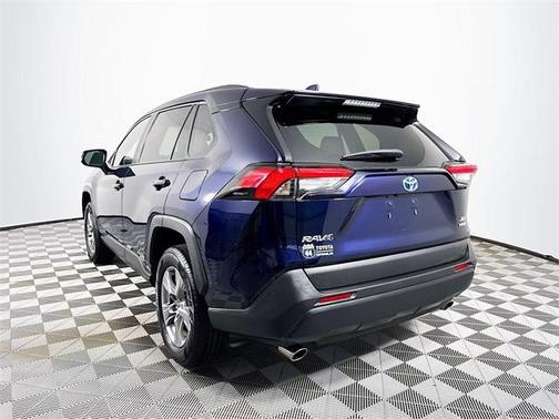 2022 Toyota RAV4 Hybrid XLE
