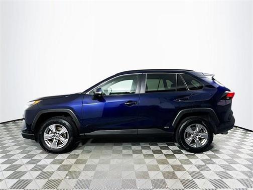 2022 Toyota RAV4 Hybrid XLE