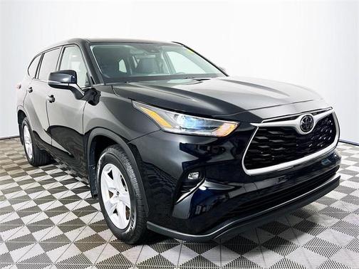 2021 Toyota Highlander LE