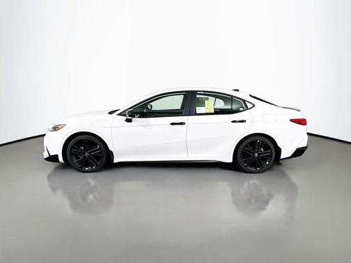 Ice 2026 Toyota Camry SE