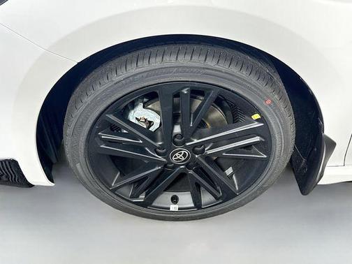 Ice 2026 Toyota Camry SE