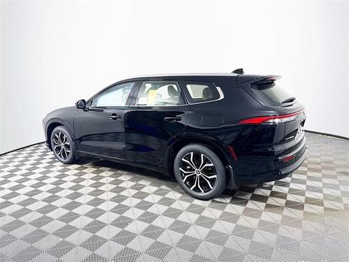 2025 Toyota Crown Signia XLE