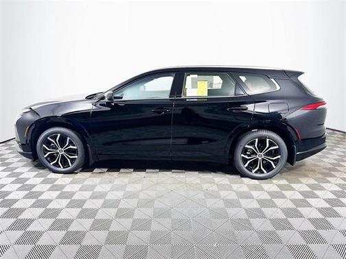 2025 Toyota Crown Signia XLE