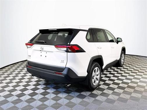 2025 Toyota RAV4 LE