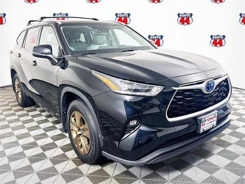 2022 Toyota Highlander Hybrid XLE