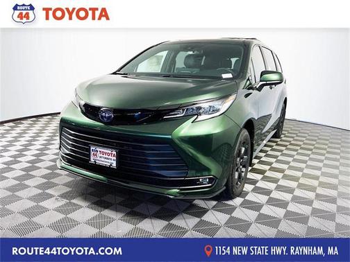 2025 Toyota Sienna Woodland Edition