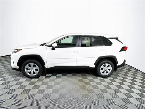 2025 Toyota RAV4 LE