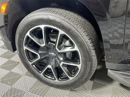 2023 Chevrolet Tahoe 4WD RST