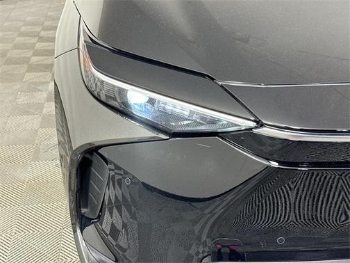 2025 Toyota bZ4X XLE