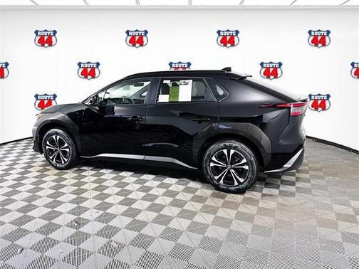 2025 Toyota bZ4X XLE