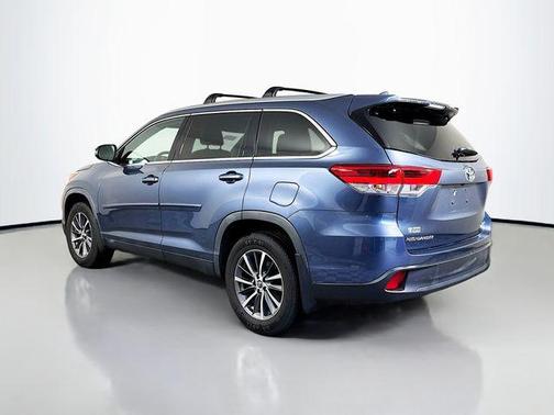 Shoreline Blue Pearl 2019 Toyota Highlander XLE
