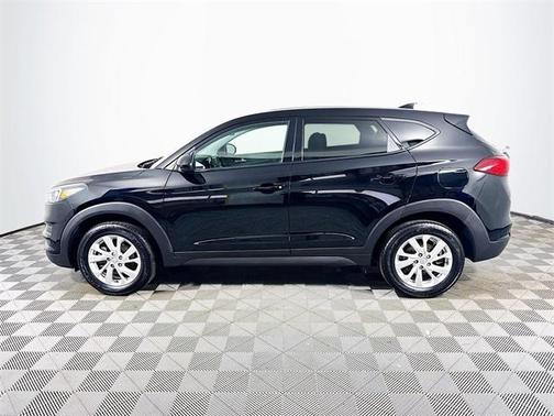 2021 Hyundai TUCSON SE