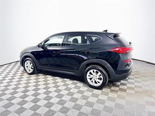 2021 Hyundai TUCSON SE