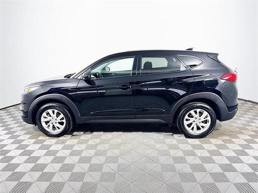 2021 Hyundai TUCSON SE