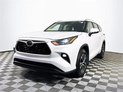 2024 Toyota Highlander XLE