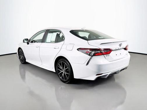 Ice Edge 2024 Toyota Camry SE