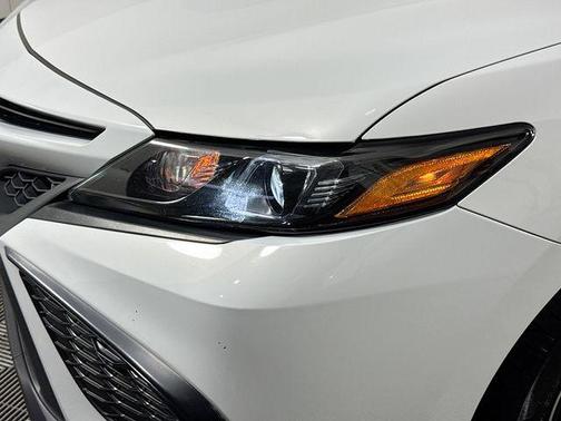 Ice Edge 2024 Toyota Camry SE