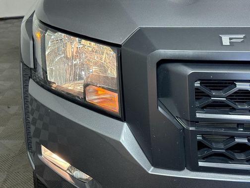 Gun Metallic 2023 Nissan Frontier S